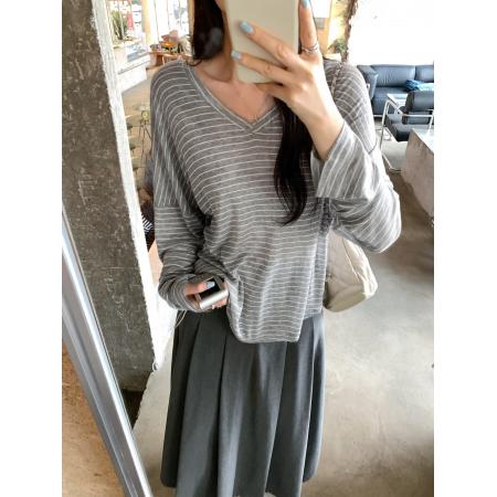 BY10284# 莱赛尔天丝休闲慵懒风条纹V领长袖T恤女春新款宽松百搭上衣 服裝批發女裝批發服飾貨源