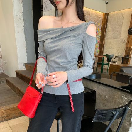 BY10299# 韩系风斜肩长袖T恤女春季新款黑色不对称显瘦露肩上衣 服裝批發女裝批發服飾貨源
