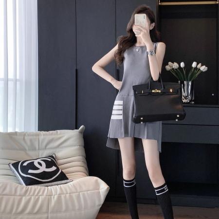 BY10321# 夏季新款小个子四条杠无袖连衣裙休闲针织学院风百褶短裙潮 服裝批發女裝批發服飾貨源