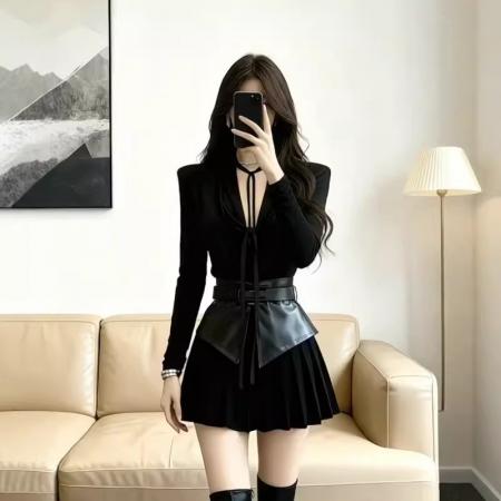 BY10375# 春气质辣妹风黑色V领修身长袖上衣女高腰显瘦A字半身裙两件套装女 服裝批發女裝批發服飾貨源