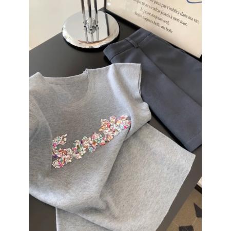 BY10429# 灰色重工镶钻字母针织短袖T恤女夏季新款高级感洋气显瘦上衣 服裝批發女裝批發服飾貨源