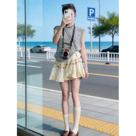 BY10433# 韩系巨好看夏装套装女气质镂空无袖上衣荷叶边褶皱蛋糕裙两件套装 服裝批發女裝批發服飾貨源