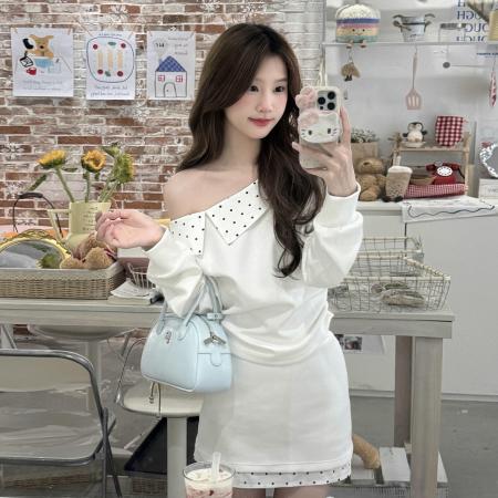 BY10489# 一字肩斜肩白色卫衣连衣裙子女新款秋季韩系穿搭包臀短裙套装 服裝批發女裝批發服飾貨源