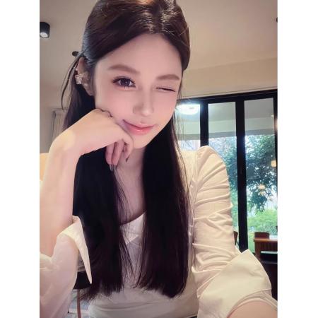 BY10587# 法式温柔风交叉V领露肩衬衫褶皱上衣 服裝批發女裝批發服飾貨源