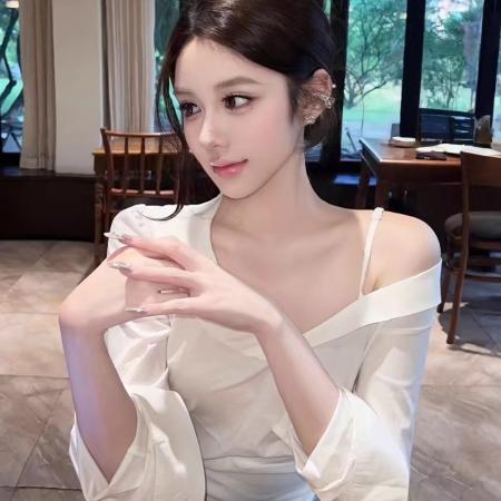 BY10587# 法式温柔风交叉V领露肩衬衫褶皱上衣 服裝批發女裝批發服飾貨源