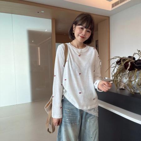 BY10601# 早春季韩版宽松显瘦百搭刺绣白色洋气套头长袖T恤衫女 服裝批發女裝批發服飾貨源