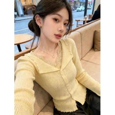 BY10644# v领蕾丝打底衫新款春今年流行叠穿内搭设计感上衣轻奢高级感 服裝批發女裝批發服飾貨源