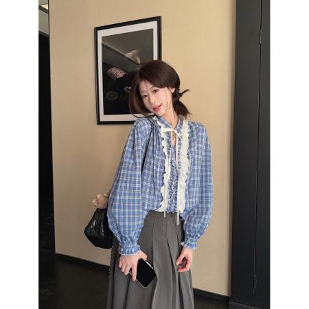 BY10673# 法式灯笼袖系带蓝格子衬衫女宽松蕾丝拼接气质v领长袖上衣春 服裝批發女裝批發服飾貨源
