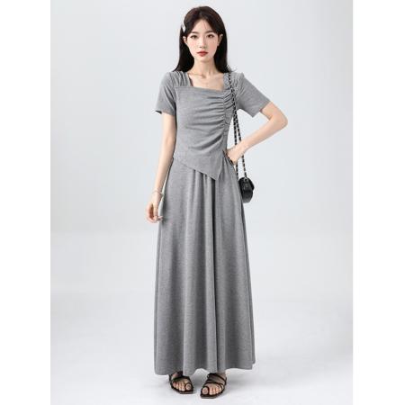BY10677# 不规则方领显瘦穿搭一整套女收腰显瘦气质度假风灰色T恤+半身长裙 服裝批發女裝批發服飾貨源