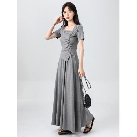 BY10677# 不规则方领显瘦穿搭一整套女收腰显瘦气质度假风灰色T恤+半身长裙 服裝批發女裝批發服飾貨源