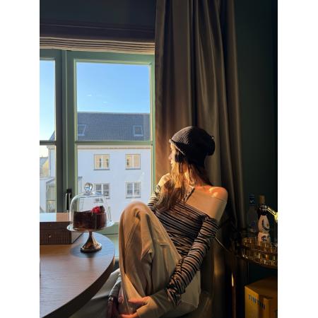 BY10682# DailyDash时髦留子莱赛尔一字肩撞色条纹长袖T恤上衣 服裝批發女裝批發服飾貨源