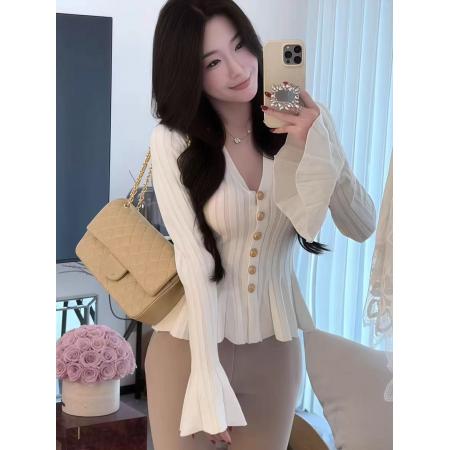 BY10724# 纯欲辣妹喇叭袖V领金扣针织开衫女春秋新款修身百褶下摆毛衣 服裝批發女裝批發服飾貨源