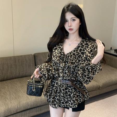 BY10745# 春秋季法式V领拼接豹纹宽松系带荷叶边辣妹雪纺衫配高端皮带 服裝批發女裝批發服飾貨源