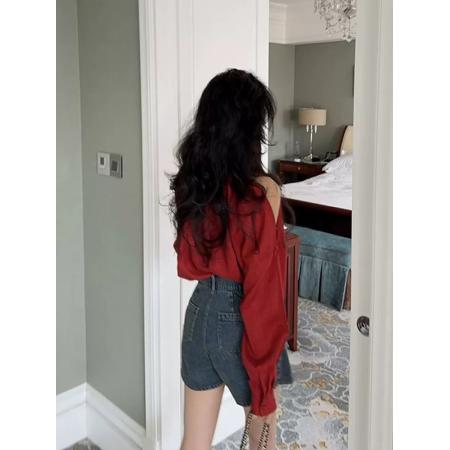 BY10826# 港风穿搭露肩红色衬衫春装女款新款设计感法式小资别致上衣 服裝批發女裝批發服飾貨源