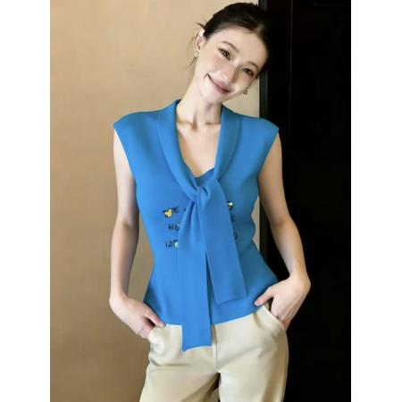 BY10845# 克莱因蓝v领短袖t恤女短款显瘦正肩设计感多巴胺气质上衣新款 服裝批發女裝批發服飾貨源