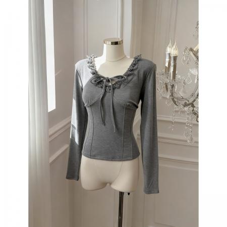 BY10874# 灰色蕾丝花边V领系带T恤女冬季别致修身收腰短款上衣 服裝批發女裝批發服飾貨源