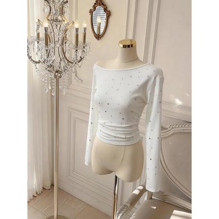 BY10878# 纯欲气质收腰斜领露肩长袖T恤女小众设计感镶钻短上衣 服裝批發女裝批發服飾貨源