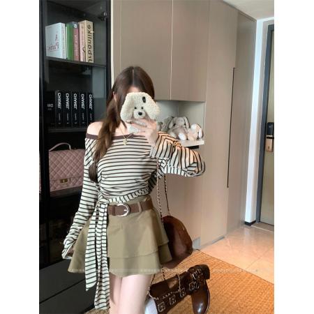 BY10903# 美式复古穿搭撞色条纹斜肩长袖T恤+高腰蛋糕短裙两件套 服裝批發女裝批發服飾貨源