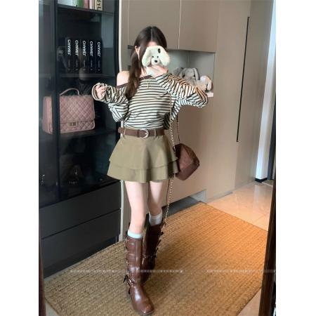 BY10903# 美式复古穿搭撞色条纹斜肩长袖T恤+高腰蛋糕短裙两件套 服裝批發女裝批發服飾貨源