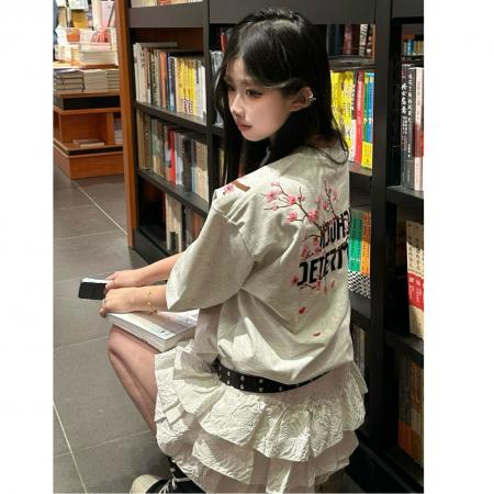 BY10916# 纯棉原版刺绣品质升级美式设计白灰色上衣字母花朵短袖T恤 服裝批發女裝批發服飾貨源