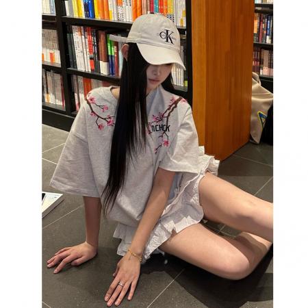 BY10916# 纯棉原版刺绣品质升级美式设计白灰色上衣字母花朵短袖T恤 服裝批發女裝批發服飾貨源