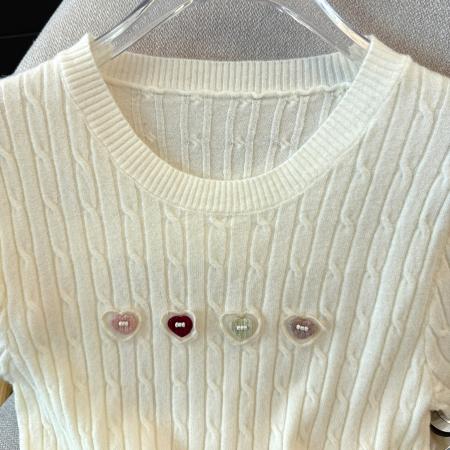 BY10927# 法式立体心心针织衫夏季新款麻花短袖绝美显瘦小衫奶系温柔风上衣 服裝批發女裝批發服飾貨源