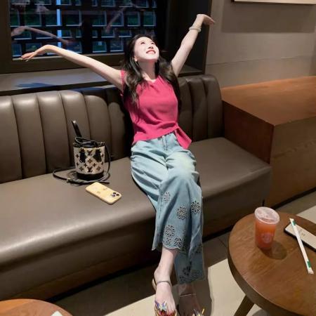 春夏穿搭一整套大码多巴胺针织T恤阔腿牛仔裤减龄高级好看套装女  服裝批發女裝批發服飾貨源