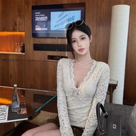 春季新款V领蕾丝长袖T恤女  服裝批發女裝批發服飾貨源