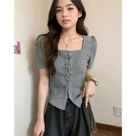 辣妹不规则方领短袖t恤女夏季新款气质设计感显瘦正肩短上衣  服裝批發女裝批發服飾貨源