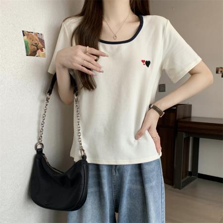 福利款设计感爱心刺绣上衣夏小个子显瘦方领短袖正肩T恤  服裝批發女裝批發服飾貨源