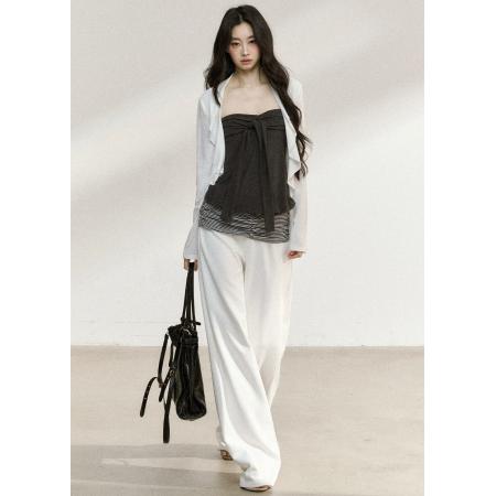 原创设计韩系松弛感穿搭白色罩衫搭配灰色吊带两件套装  服裝批發女裝批發服飾貨源