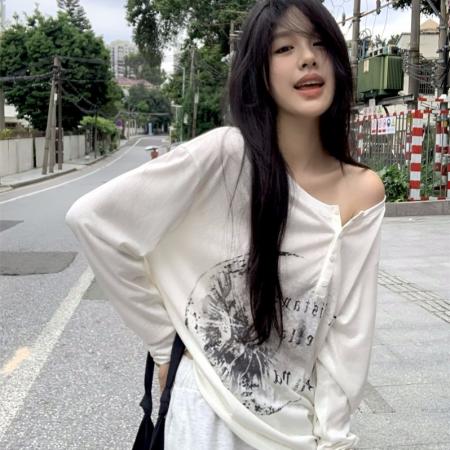 设计宽松不对称领口微透印花慵懒长袖防晒T恤  服裝批發女裝批發服飾貨源