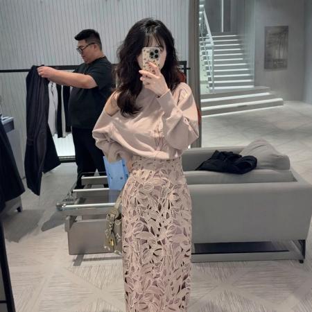 春季搭配一整套大码胖mm粉色露肩针织衫镂空半身裙甜美漂亮套装女  服裝批發女裝批發服飾貨源