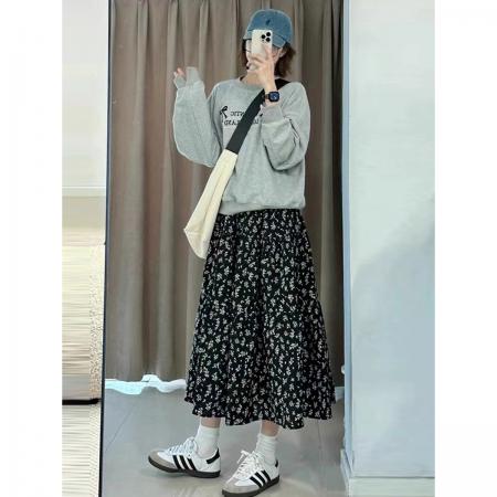 春季搭配一整套大码胖mm黑色碎花半身裙子时尚气质减龄两件套装女  服裝批發女裝批發服飾貨源