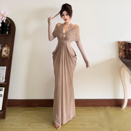 WE法式归国名媛千金镶钻bling设计褶皱露背挂  服裝批發女裝批發服飾貨源