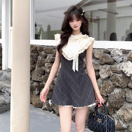 法式复古格纹假两件连衣裙女夏新款蕾丝拼接千金感无袖短裙子  服裝批發女裝批發服飾貨源