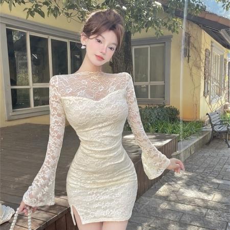 气质名媛透视性感蕾丝修身喇叭袖...