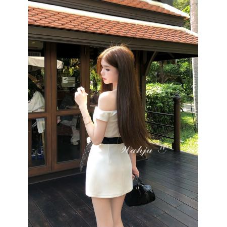 画解WAHJU灵感点缀早春黑白拼接蝴蝶结斜肩设计千金风a字连衣裙  服裝批發女裝批發服飾貨源