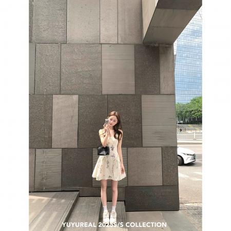 小白花裙子女夏季显瘦收腰系带碎花连衣裙  服裝批發女裝批發服飾貨源