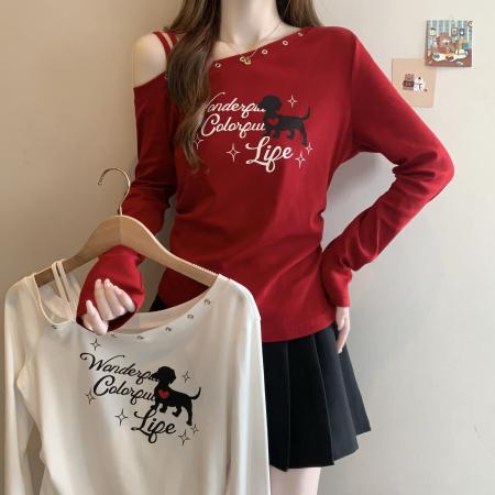 BY11200# 大码红色斜肩字母印花长袖T恤女打底衫露肩设计感内搭上衣春 服裝批發女裝批發服飾貨源