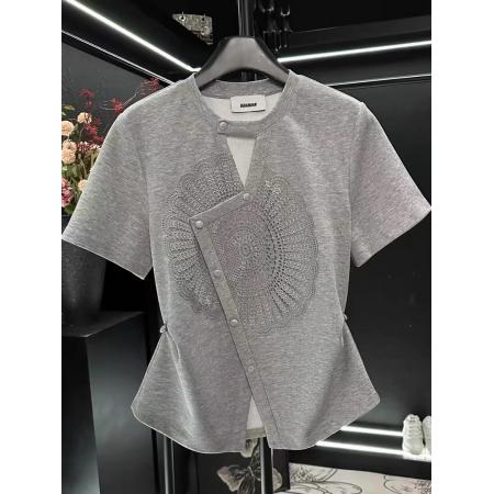 BY11245# 夏季新款新中式复古刺绣短袖女设计感减龄正肩显瘦上衣 服裝批發女裝批發服飾貨源