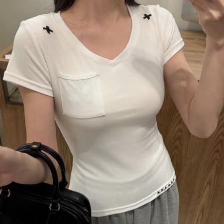 BY11262# 春季新款休闲风正肩字母刺绣V领短袖T恤女修身显瘦百搭上衣 服裝批發女裝批發服飾貨源