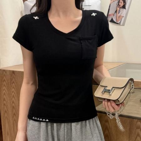 BY11262# 春季新款休闲风正肩字母刺绣V领短袖T恤女修身显瘦百搭上衣 服裝批發女裝批發服飾貨源