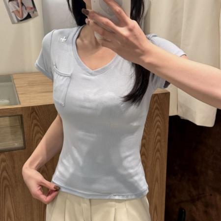 BY11262# 春季新款休闲风正肩字母刺绣V领短袖T恤女修身显瘦百搭上衣 服裝批發女裝批發服飾貨源