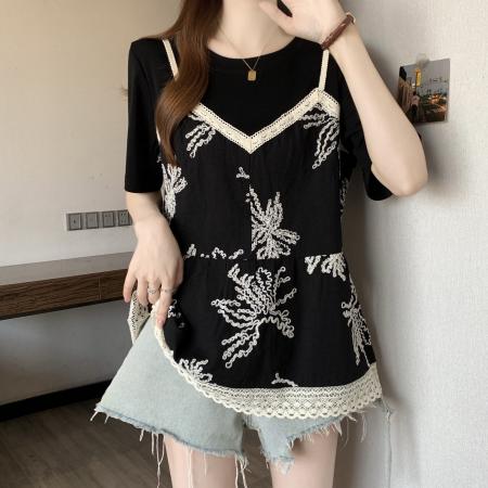 BY11414# 大码女装拼接绣花假两件显瘦上衣胖mm设计感圆领梨型衬衫 服裝批發女裝批發服飾貨源