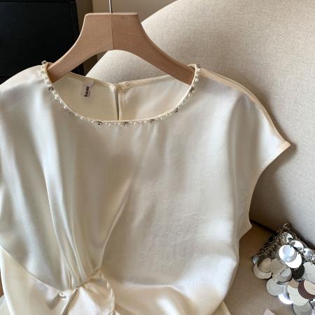 BY11429# 杏色褶皱钉珠醋酸缎面上衣女夏季新款气质收腰时髦衬衫  服裝批發女裝批發服飾貨源