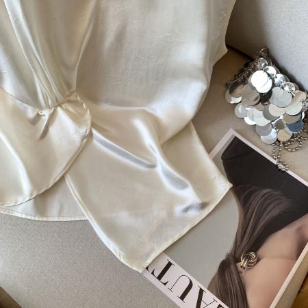 BY11429# 杏色褶皱钉珠醋酸缎面上衣女夏季新款气质收腰时髦衬衫  服裝批發女裝批發服飾貨源