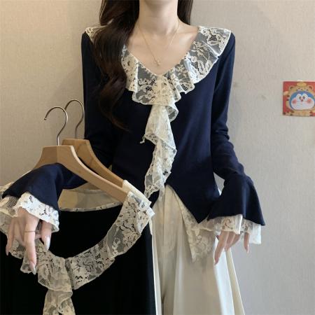 BY11443# 春季新款韩系纯欲风蕾丝拼接v领长袖T恤女设计感别致上衣  服裝批發女裝批發服飾貨源