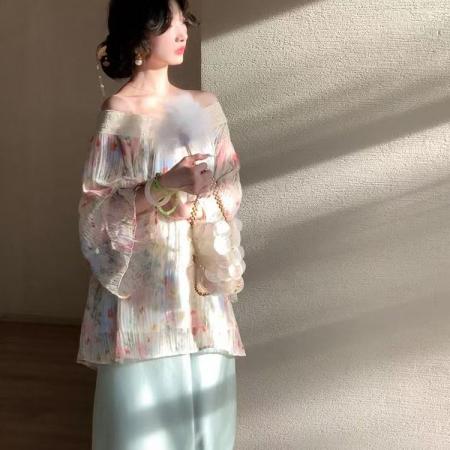 BY11568# 甜美浪漫碎花海边度假一字肩上衣衬衫新款宽松减龄法式雪纺衫  服裝批發女裝批發服飾貨源