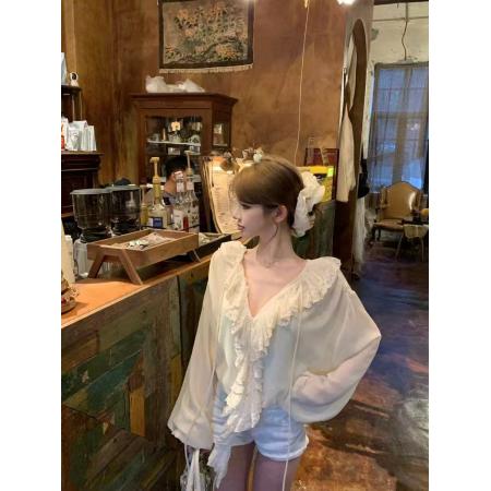 BY11569# 米白色蕾丝拼接v领长袖衬衫女春季荷叶边法式衬衣设计感宽松上衣  服裝批發女裝批發服飾貨源